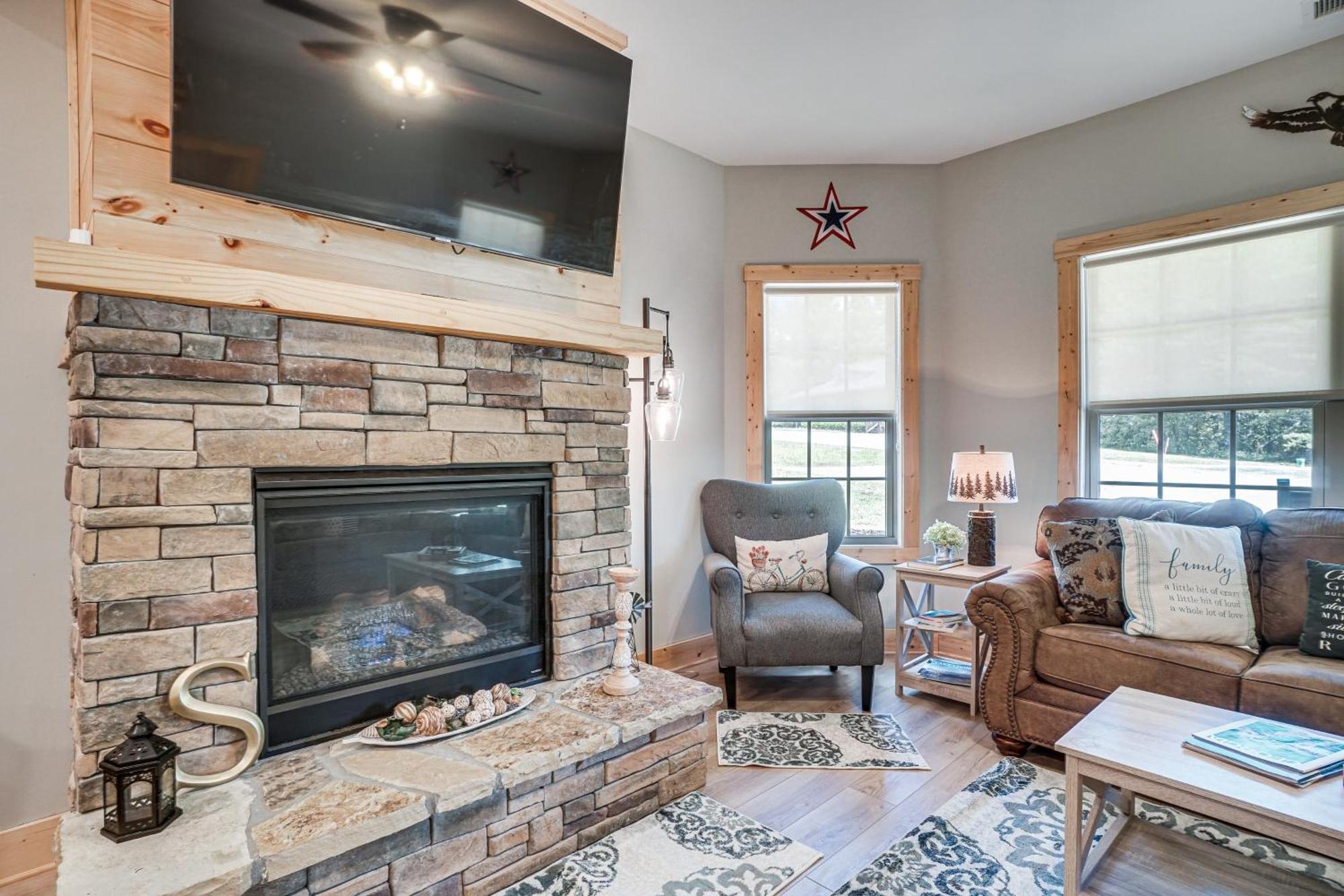 Villa Stunning Helen Getaway With Hot Tub And Ev Charger! Exterior foto